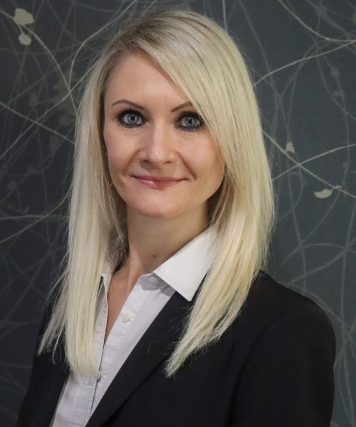 Lizz Stephens headshot